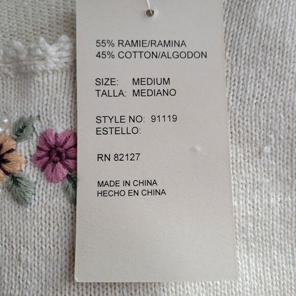 Capacity Sweater Women's Medium Embroidered Short Sleeve Vintage Style Boxy NEW - Picture 7 of 8